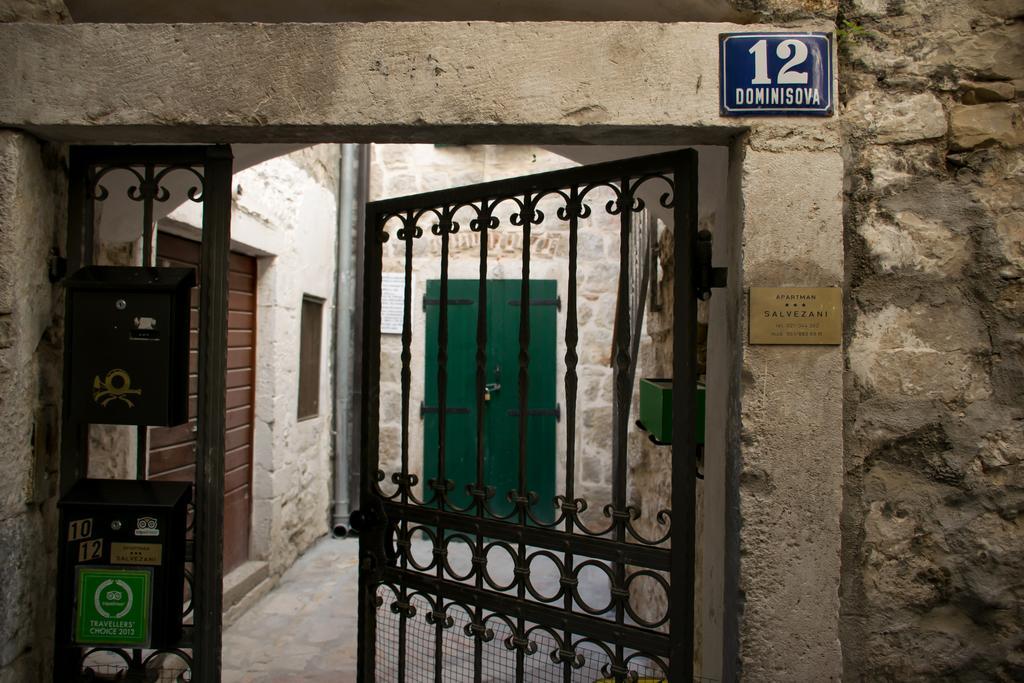 Apartments Salvezani Split Bagian luar foto