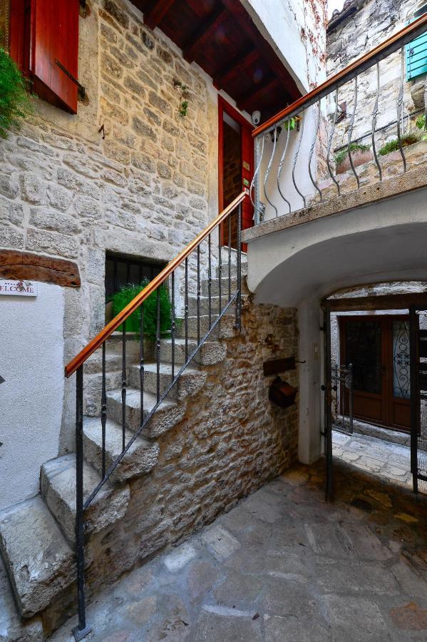 Apartments Salvezani Split Bagian luar foto