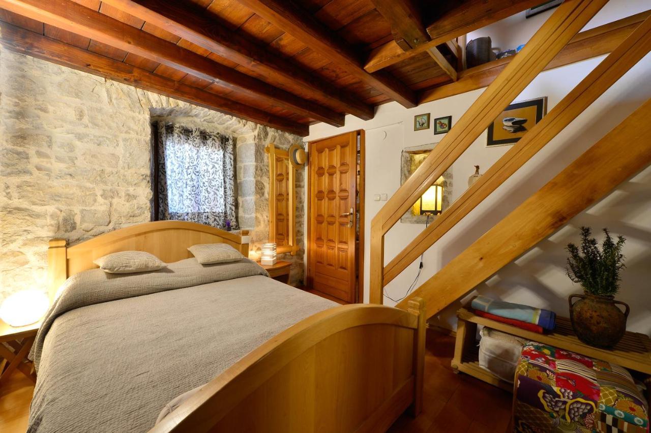 Apartments Salvezani Split Bagian luar foto